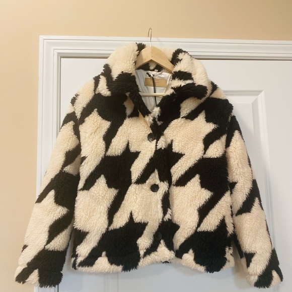 Blank NYC Love Birds Black and Cream Houndsthooth Faux Fur Coat XS - Picture 9 of 9